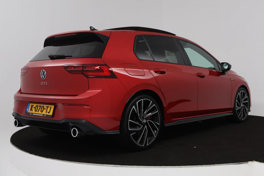Volkswagen Golf 2.0 TSI GTI (PANORAMADAK, HARMAN KARDON, ADAPTIVE CRUISE, CAMERA, SFEERVERLICHTING, CARPLAY, GOED ONDERHOUDEN)