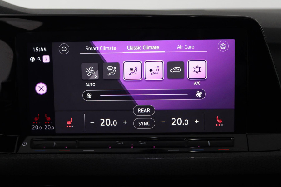 Volkswagen Golf 2.0 TSI GTI (PANORAMADAK, HARMAN KARDON, ADAPTIVE CRUISE, CAMERA, SFEERVERLICHTING, CARPLAY, GOED ONDERHOUDEN)