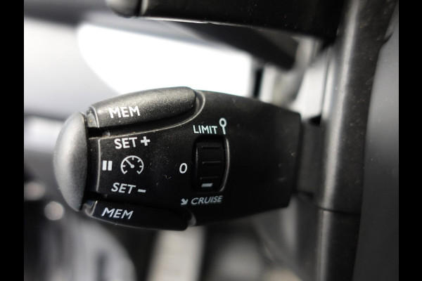 Opel Vivaro 2.0 BlueHDi 145PK L3 Automaat Airco Navigatie Cruise Control Trekhaak