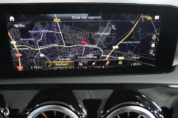 Mercedes-Benz A-Klasse 180 Business Solution AMG Automaat (SFEERVERLICHTING, PANORAMADAK, NAVI, CAMERA, NL-AUTO, GOED ONDERHOUD)