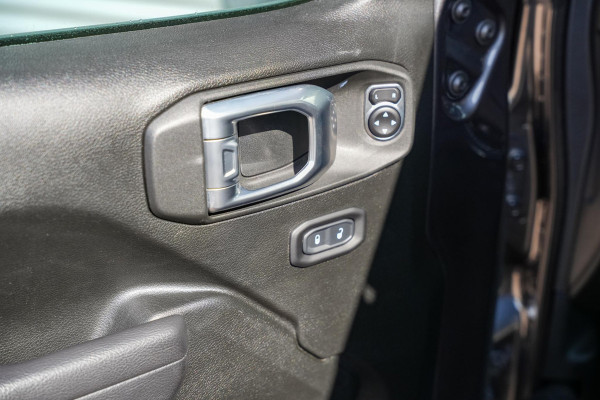 Jeep Gladiator sport 3.6 V6 Grijs Kenteken Camera Cruise Carplay