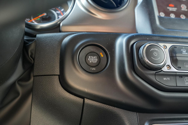 Jeep Gladiator sport 3.6 V6 Grijs Kenteken Camera Cruise Carplay