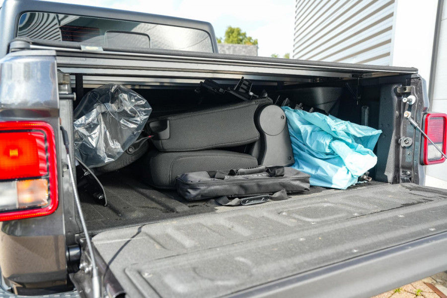 Jeep Gladiator sport 3.6 V6 Grijs Kenteken Camera Cruise Carplay