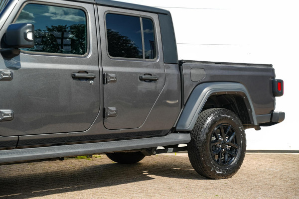 Jeep Gladiator sport 3.6 V6 Grijs Kenteken Camera Cruise Carplay