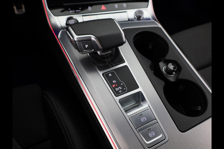 Audi A6 Avant 40 TFSI S edition Competition 204 pk S-tronic | Verlengde garantie | Navigatie | Panoramadak | Parkeersensoren | Achteruitrijcamera | Stoelverwarming | S-Line |