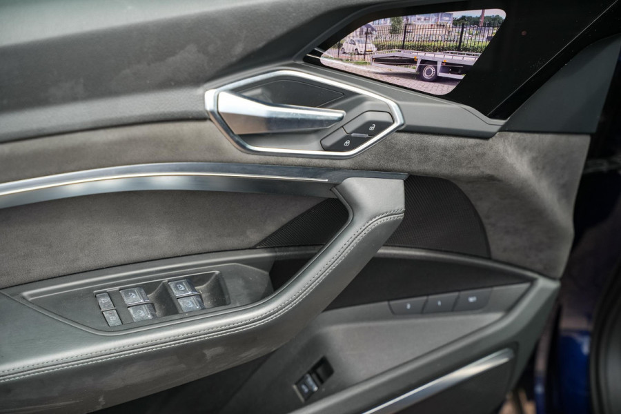 Audi e-tron 55 quattro Business edition 95 kWh S Line Panoramadak Adapt. Cruise HUD B&O Stoelkoeling 22''LM 408Pk!