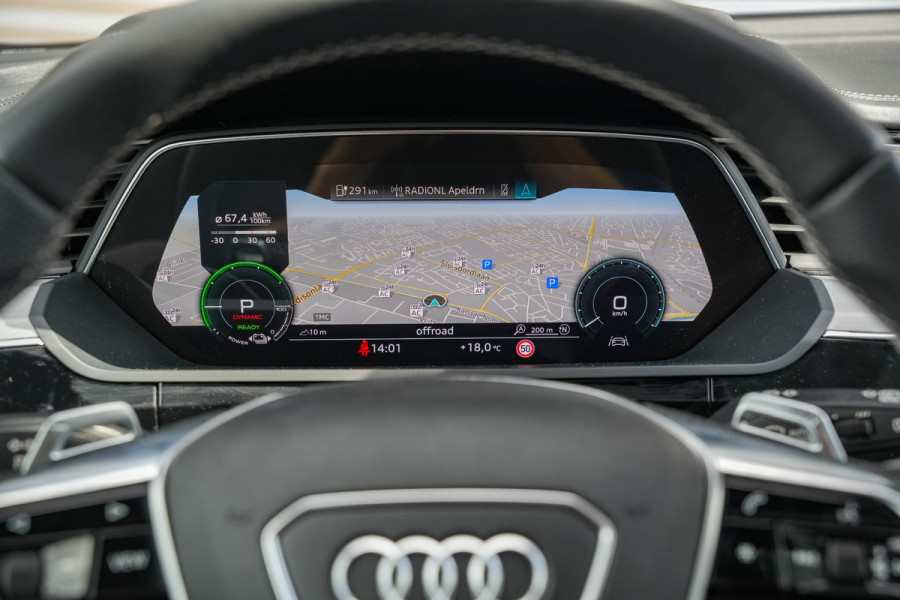 Audi e-tron 55 quattro Business edition 95 kWh S Line Panoramadak Adapt. Cruise HUD B&O Stoelkoeling 22''LM 408Pk!