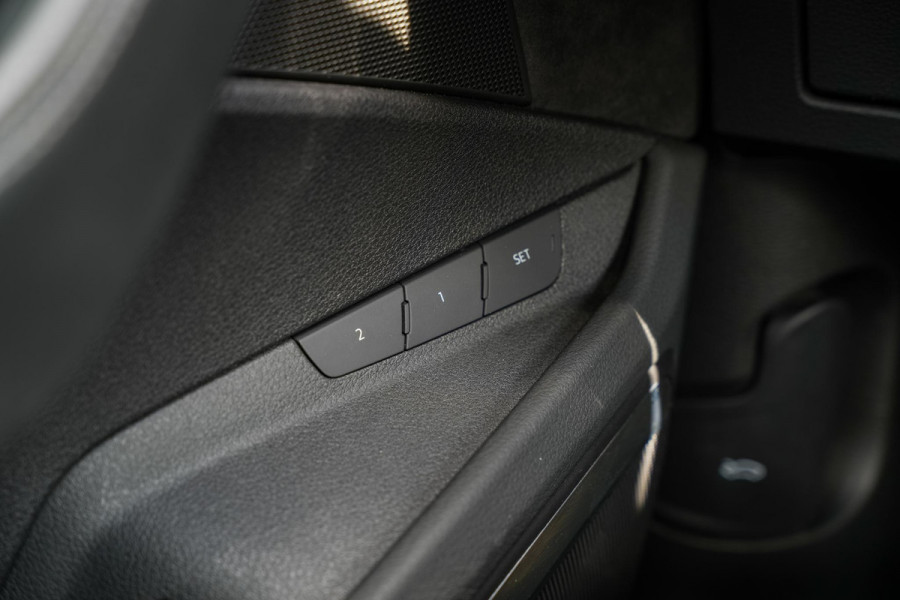 Audi e-tron 55 quattro Business edition 95 kWh S Line Panoramadak Adapt. Cruise HUD B&O Stoelkoeling 22''LM 408Pk!