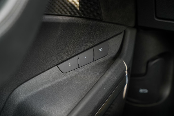 Audi e-tron 55 quattro Business edition 95 kWh S Line Panoramadak Adapt. Cruise HUD B&O Stoelkoeling 22''LM 408Pk!
