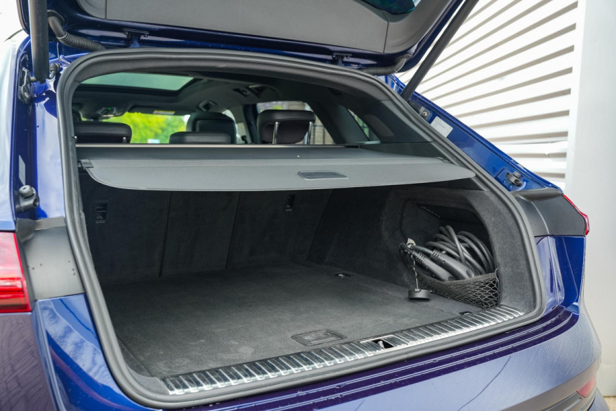 Audi e-tron 55 quattro Business edition 95 kWh S Line Panoramadak Adapt. Cruise HUD B&O Stoelkoeling 22''LM 408Pk!