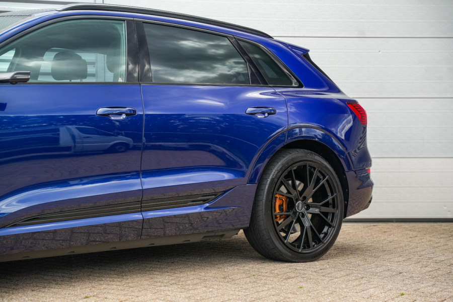 Audi e-tron 55 quattro Business edition 95 kWh S Line Panoramadak Adapt. Cruise HUD B&O Stoelkoeling 22''LM 408Pk!