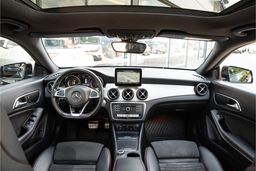 Mercedes-Benz CLA-Klasse Shooting Brake 180 Ambition AMG Panoramadak Keyless Stoelverw. LED Alcantara