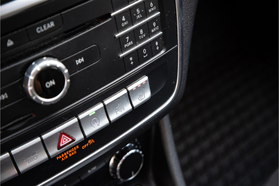 Mercedes-Benz CLA-Klasse Shooting Brake 180 Ambition AMG Panoramadak Keyless Stoelverw. LED Alcantara