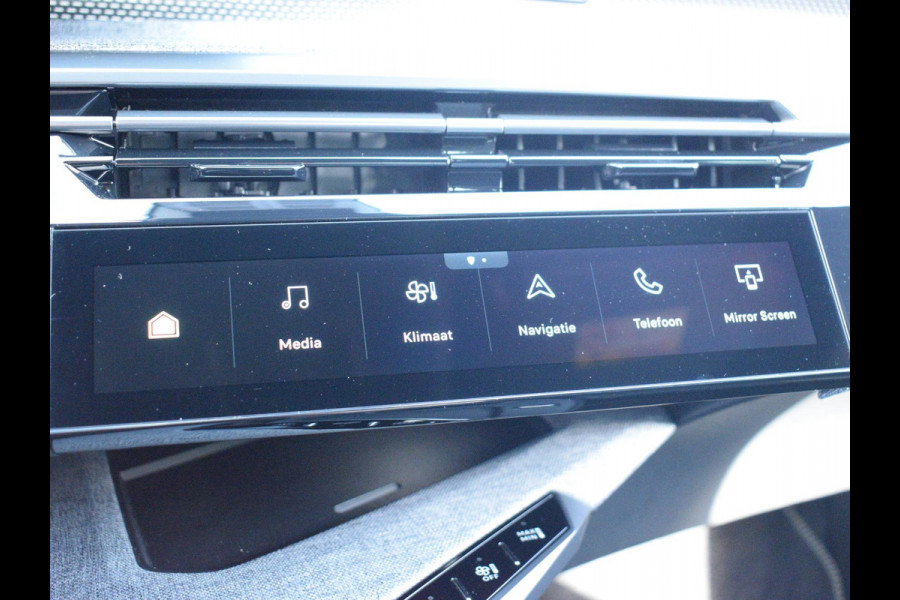 Peugeot E-3008 GT Avantage 210 73 kWh NAVI & CARPLAY | CAMERA MET SENSOREN | E.C.C. |