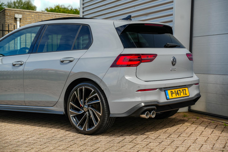 Volkswagen Golf 2.0 TDI GTD Panoramadak IQ Light Harman/Kardon Keyless 19''LM Nardo Grey