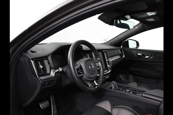 Volvo V60 2.0 B4 R-Design Navigatie Camera Climate Control Parkeer Sensoren Cruise Control Adaptive Verwarmde voorstoelen Lichtmetalen Velgen
