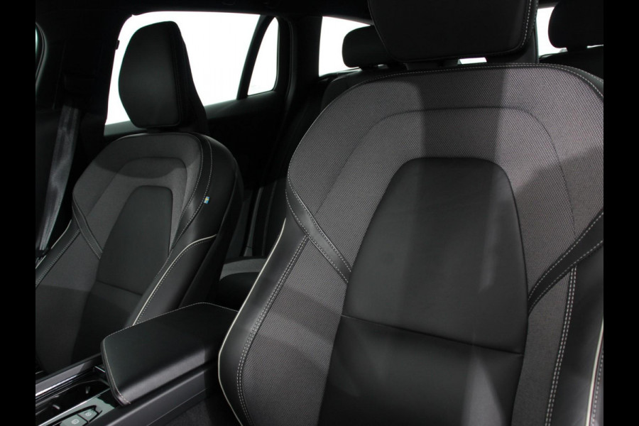 Volvo V60 2.0 B4 R-Design Navigatie Camera Climate Control Parkeer Sensoren Cruise Control Adaptive Verwarmde voorstoelen Lichtmetalen Velgen