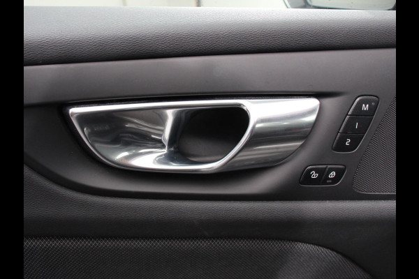 Volvo V60 2.0 B4 R-Design Navigatie Camera Climate Control Parkeer Sensoren Cruise Control Adaptive Verwarmde voorstoelen Lichtmetalen Velgen