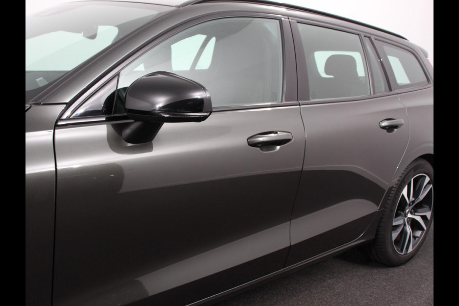 Volvo V60 2.0 B4 R-Design Navigatie Camera Climate Control Parkeer Sensoren Cruise Control Adaptive Verwarmde voorstoelen Lichtmetalen Velgen