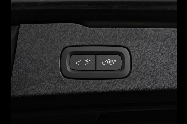 Volvo V60 2.0 B4 R-Design Navigatie Camera Climate Control Parkeer Sensoren Cruise Control Adaptive Verwarmde voorstoelen Lichtmetalen Velgen