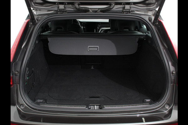 Volvo V60 2.0 B4 R-Design Navigatie Camera Climate Control Parkeer Sensoren Cruise Control Adaptive Verwarmde voorstoelen Lichtmetalen Velgen