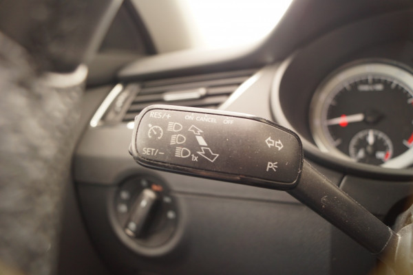 Škoda Octavia Combi 1.0 TSI Ambition Business Upgrade -NAVI-ECC-
