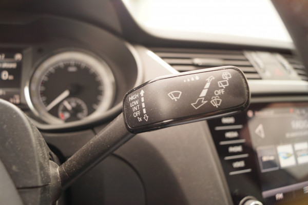 Škoda Octavia Combi 1.0 TSI Ambition Business Upgrade -NAVI-ECC-