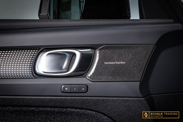 Volvo XC40 2.0 B3 Ultra Dark Edition|Pano|H&K|E-stoel|Cam