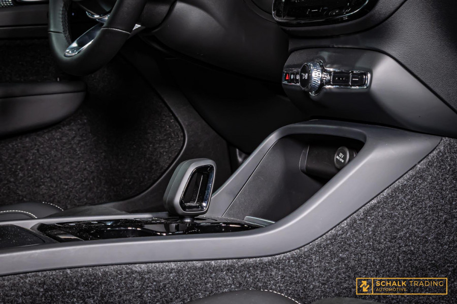 Volvo XC40 2.0 B3 Ultra Dark Edition|Pano|H&K|E-stoel|Cam
