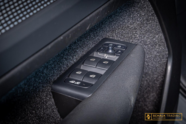 Volvo XC40 2.0 B3 Ultra Dark Edition|Pano|H&K|E-stoel|Cam