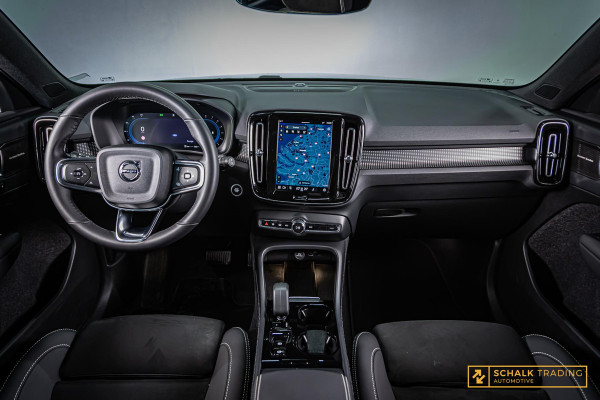 Volvo XC40 2.0 B3 Ultra Dark Edition|Pano|H&K|E-stoel|Cam
