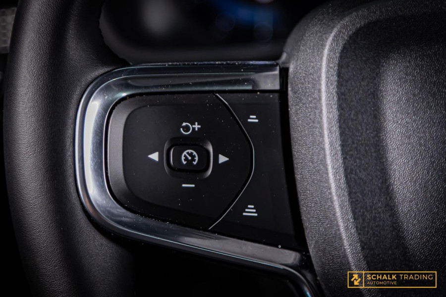 Volvo XC40 2.0 B3 Ultra Dark Edition|Pano|H&K|E-stoel|Cam