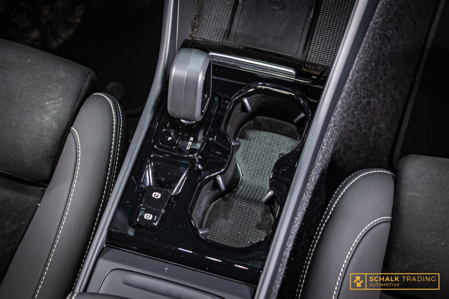 Volvo XC40 2.0 B3 Ultra Dark Edition|Pano|H&K|E-stoel|Cam