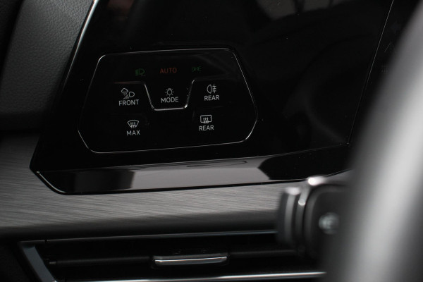 Volkswagen Golf 1.4 eHybrid DSG Style 204 Pk | Navigatie | Adaptive Cruise Control | Lane Assist | Privacy Glass | Stoel/Stuurverwarming |