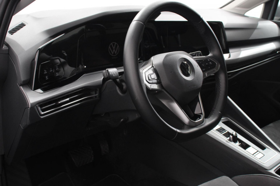 Volkswagen Golf 1.4 eHybrid DSG Style 204 Pk | Navigatie | Adaptive Cruise Control | Lane Assist | Privacy Glass | Stoel/Stuurverwarming |