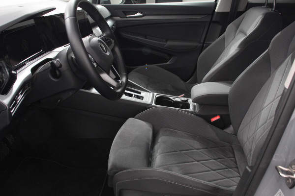 Volkswagen Golf 1.4 eHybrid DSG Style 204 Pk | Navigatie | Adaptive Cruise Control | Lane Assist | Privacy Glass | Stoel/Stuurverwarming |