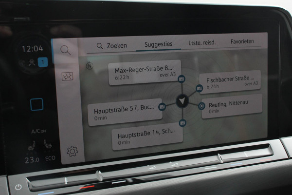 Volkswagen Golf 1.4 eHybrid DSG Style 204 Pk | Navigatie | Adaptive Cruise Control | Lane Assist | Privacy Glass | Stoel/Stuurverwarming |