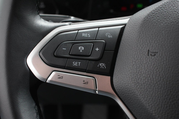 Volkswagen Golf 1.4 eHybrid DSG Style 204 Pk | Navigatie | Adaptive Cruise Control | Lane Assist | Privacy Glass | Stoel/Stuurverwarming |