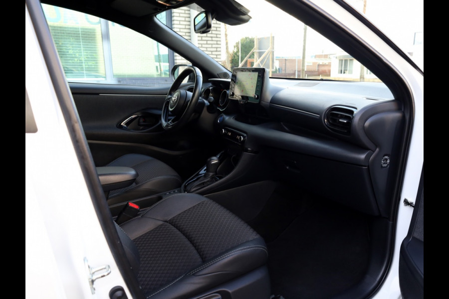 Toyota Yaris 1.5 Hyb. Launch Edition | Bi-Tone | Half Leder | Stoelverwarming
