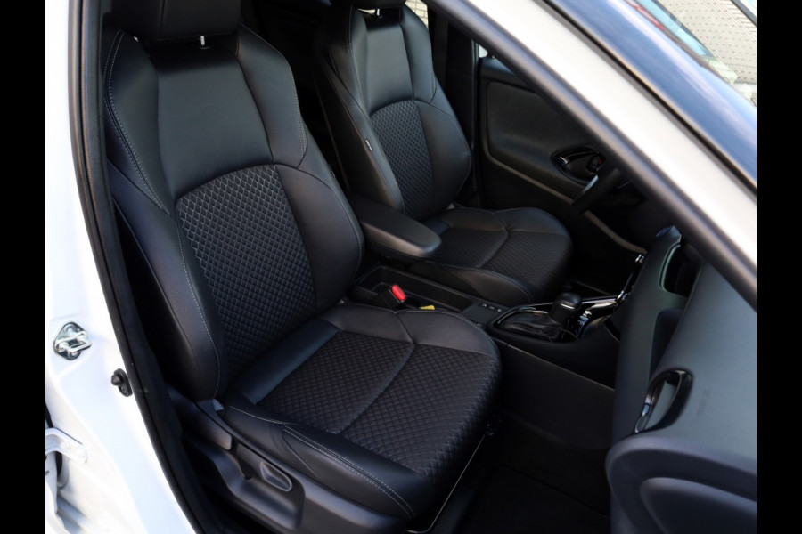 Toyota Yaris 1.5 Hyb. Launch Edition | Bi-Tone | Half Leder | Stoelverwarming