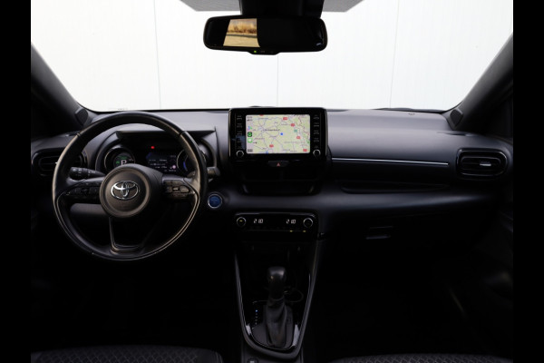 Toyota Yaris 1.5 Hyb. Launch Edition | Bi-Tone | Half Leder | Stoelverwarming