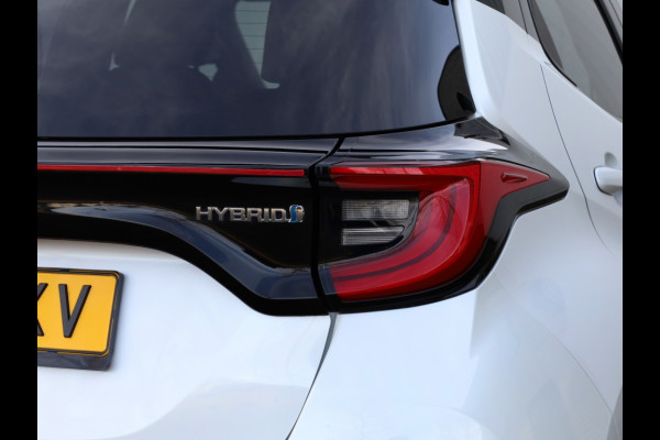 Toyota Yaris 1.5 Hyb. Launch Edition | Bi-Tone | Half Leder | Stoelverwarming
