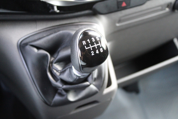 Ford Transit 350 2.0 TDCI L3H2 Trend 130pk Trend - Navigatie - Blind Spot - Adaptive cruise - Camera - 270gr deuren - Trekhaak - Rijklaar