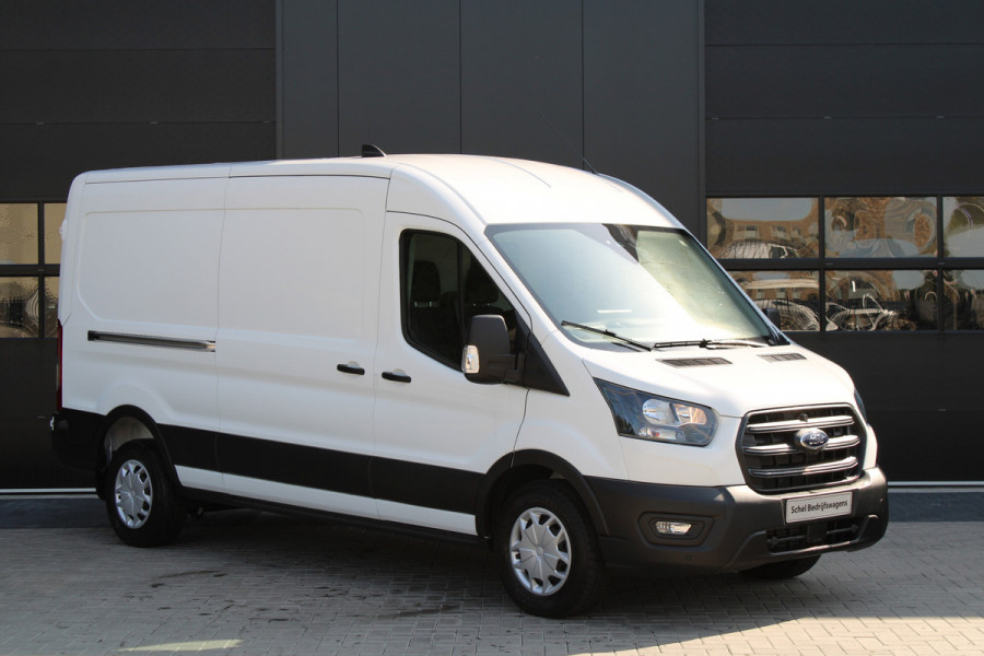 Ford Transit 350 2.0 TDCI L3H2 Trend 130pk Trend - Navigatie - Blind Spot - Adaptive cruise - Camera - 270gr deuren - Trekhaak - Rijklaar