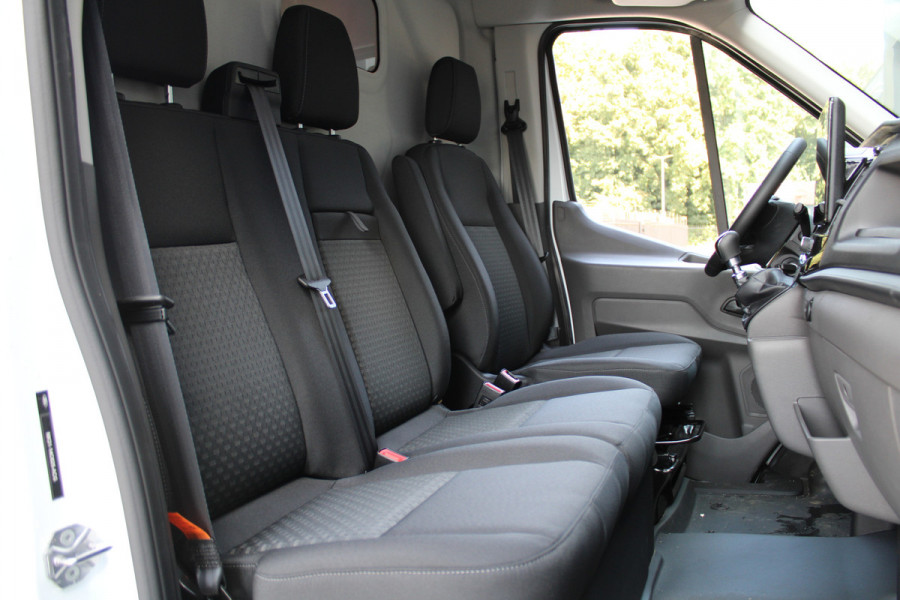 Ford Transit 350 2.0 TDCI L3H2 Trend 130pk Trend - Navigatie - Blind Spot - Adaptive cruise - Camera - 270gr deuren - Trekhaak - Rijklaar