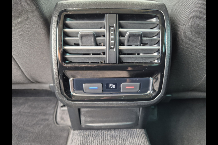 Volkswagen Passat Variant 1.4 TSI Comfortline Business ,airco,adap cruise,trekhaak,navigatie,app conect,stoelverwarming,parkeer,