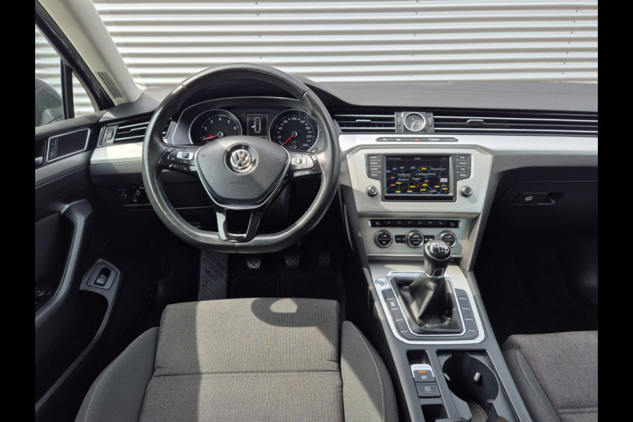 Volkswagen Passat Variant 1.4 TSI Comfortline Business ,airco,adap cruise,trekhaak,navigatie,app conect,stoelverwarming,parkeer,