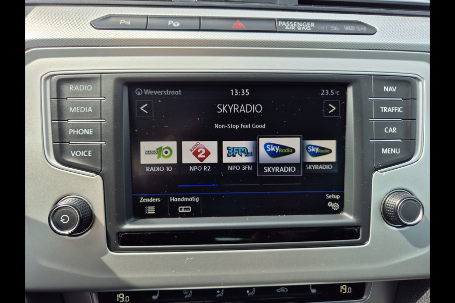 Volkswagen Passat Variant 1.4 TSI Comfortline Business ,airco,adap cruise,trekhaak,navigatie,app conect,stoelverwarming,parkeer,
