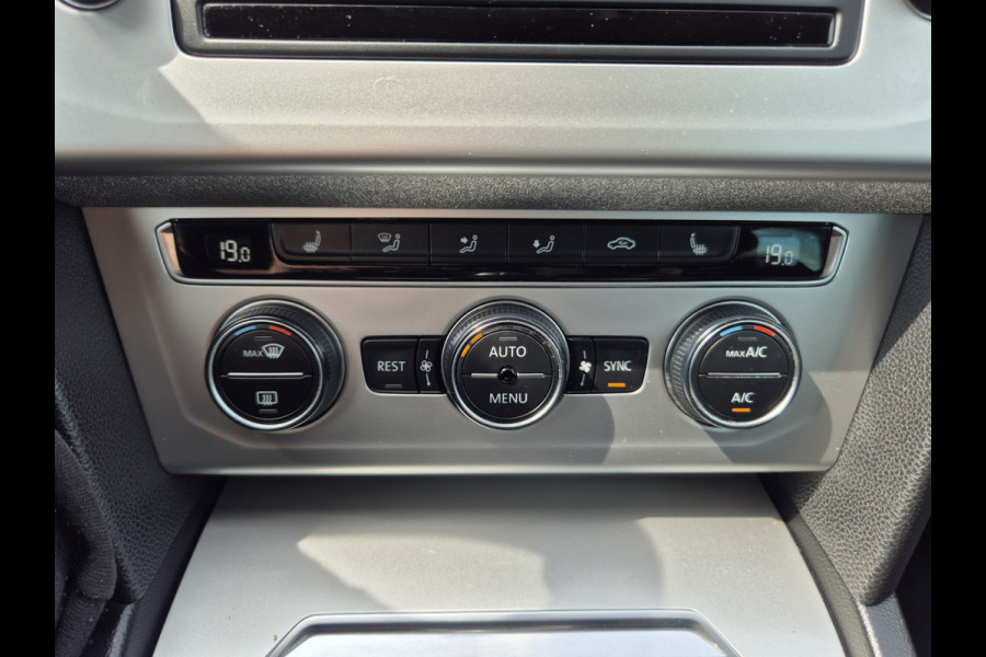 Volkswagen Passat Variant 1.4 TSI Comfortline Business ,airco,adap cruise,trekhaak,navigatie,app conect,stoelverwarming,parkeer,