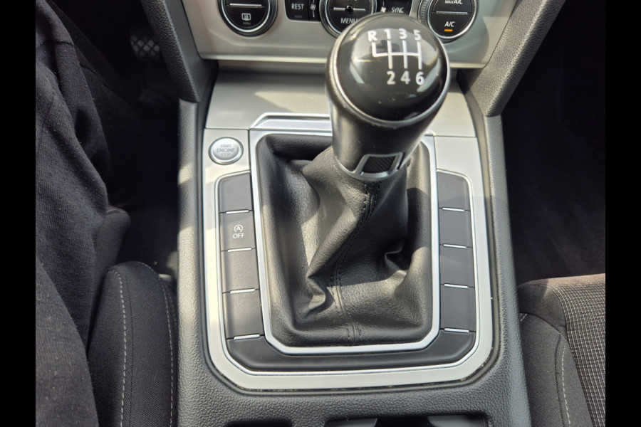 Volkswagen Passat Variant 1.4 TSI Comfortline Business ,airco,adap cruise,trekhaak,navigatie,app conect,stoelverwarming,parkeer,